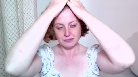 Snapshot of theladysblush chatting on 09-18-25, 07:10 Ella online show from 09-18-25, 07:10