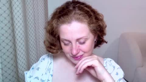 Snapshot of theladysblush chatting on 09-21-25, 06:15 Ella online show from 09-21-25, 06:15