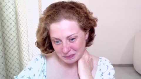 Snapshot of theladysblush chatting on 09-26-25, 08:29 Ella online show from 09-26-25, 08:29