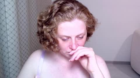 Snapshot of theladysblush chatting on 09-28-25, 07:41 Ella online show from 09-28-25, 07:41