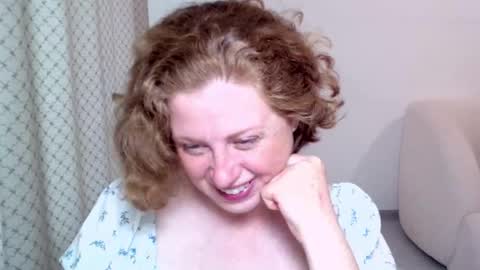 Snapshot of theladysblush chatting on 10-04-25, 07:06 Ella online show from 10-04-25, 07:06