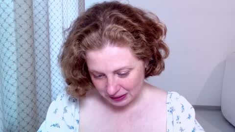 Snapshot of theladysblush chatting on 10-09-25, 08:34 Ella online show from 10-09-25, 08:34