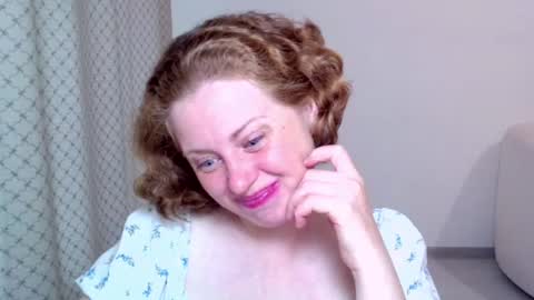 Snapshot of theladysblush chatting on 10-12-25, 06:01 Ella online show from 10-12-25, 06:01