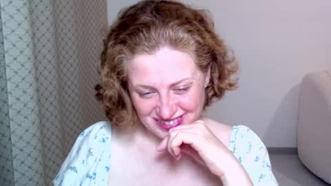 Snapshot of theladysblush chatting on 10-13-25, 06:41 Ella online show from 10-13-25, 06:41