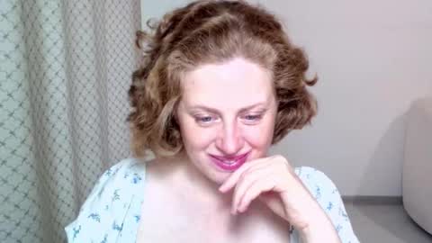 Snapshot of theladysblush chatting on 10-14-25, 07:53 Ella online show from 10-14-25, 07:53