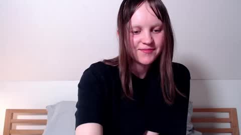 Maddi...   online show from 03-06-25, 06:16