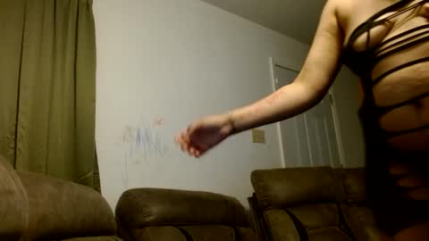 Snapshot of themixedfreakk chatting on 12-21-24, 09:44 themixedfreakk online show from 12-21-24, 09:44