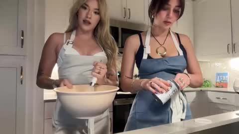 Snapshot of themykalaxo chatting on 10-17-25, 12:01 mykala online show from 10-17-25, 12:01