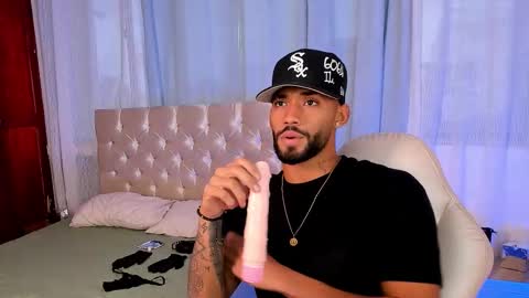 Snapshot of theo_sky1 chatting on 09-12-25, 07:58 Theo Sky online show from 09-12-25, 07:58