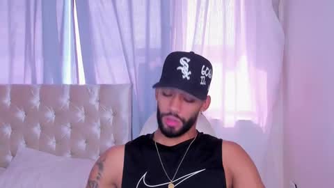 Snapshot of theo_sky1 chatting on 09-25-25, 01:59 Theo Sky online show from 09-25-25, 01:59