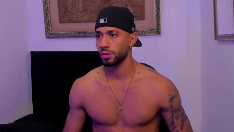 Snapshot of theo_sky1 chatting on 10-10-25, 10:09 Theo Sky online show from 10-10-25, 10:09