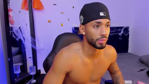 Snapshot of theo_sky1 chatting on 10-17-25, 03:47 Theo Sky online show from 10-17-25, 03:47