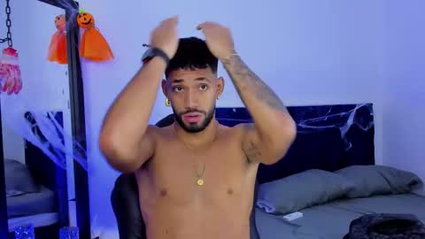 Snapshot of theo_sky1 chatting on 10-18-25, 03:46 Theo Sky online show from 10-18-25, 03:46