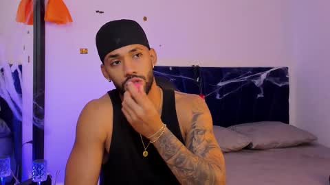 Snapshot of theo_sky1 chatting on 10-28-25, 03:04 Theo Sky online show from 10-28-25, 03:04