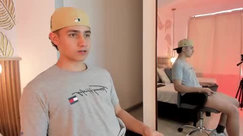 Snapshot of theohawke_ chatting on 12-13-24, 05:00 THEO- MATEO online show from 12-13-24, 05:00