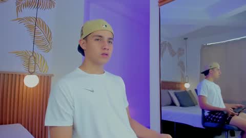 Snapshot of theohawke_ chatting on 12-16-24, 03:32 THEO- MATEO online show from 12-16-24, 03:32