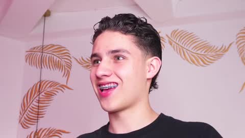 Snapshot of theohawke_ chatting on 01-26-25, 11:39 THEO- MATEO online show from 01-26-25, 11:39