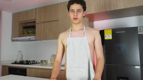 Snapshot of theohawke_ chatting on 02-15-25, 02:58 THEO- MATEO online show from 02-15-25, 02:58