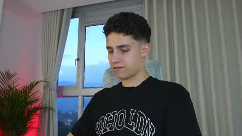 Snapshot of theohawke_ chatting on 02-23-25, 11:04 THEO- MATEO online show from 02-23-25, 11:04