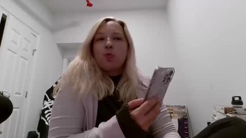 Olivia Nyx online show from 11-13-25, 04:00