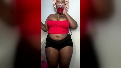 Snapshot of theoneandonlydoll chatting on 02-25-26, 05:11 theoneandonlydoll online show from 02-25-26, 05:11