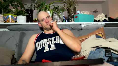 Snapshot of theoutfitter chatting on 02-20-25, 11:09 MISTERPOWERS online show from 02-20-25, 11:09