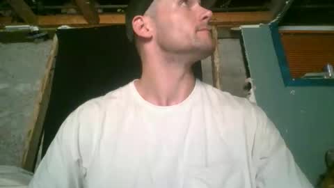 Snapshot of theoutfitter chatting on 11-10-25, 05:28 MISTERPOWERS online show from 11-10-25, 05:28