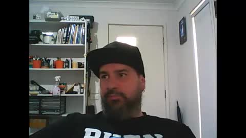 aussiebeard online show from 12-27-24, 03:42