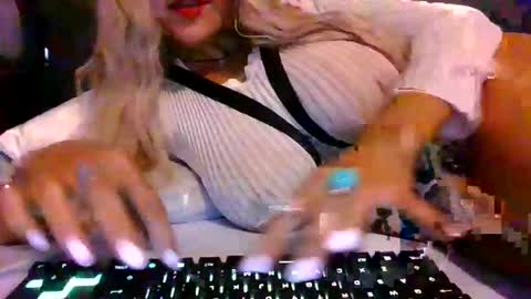 the peach princess  online show from 09-16-25, 03:46