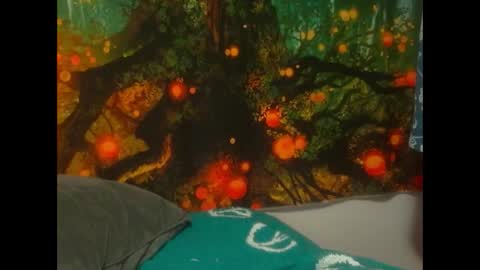 Amelia online show from 10-19-25, 03:07