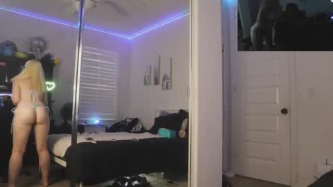 Snapshot of thepluglove chatting on 11-16-25, 10:48 The Plug Love Friends online show from 11-16-25, 10:48