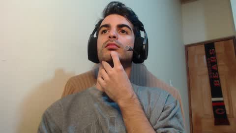 Santiago Enrique online show from 12-17-24, 06:02