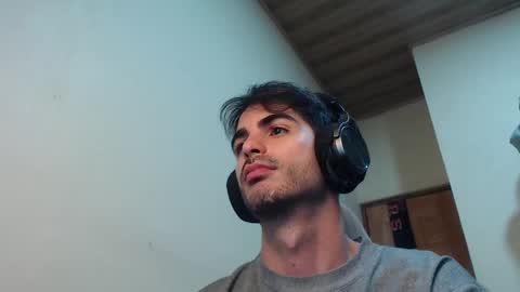 Santiago Enrique online show from 10-02-25, 06:09