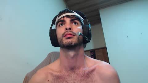 Santiago Enrique online show from 11-18-25, 06:07