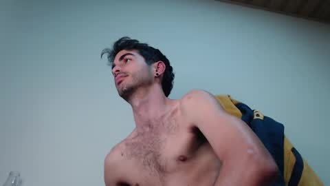 Santiago Enrique online show from 02-05-26, 04:28