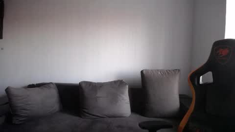 Snapshot of theroadtomars chatting on 02-10-25, 01:33 Nick   online show from 02-10-25, 01:33