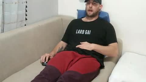 Snapshot of thesagie chatting on 12-07-24, 03:58 VEGAS online show from 12-07-24, 03:58