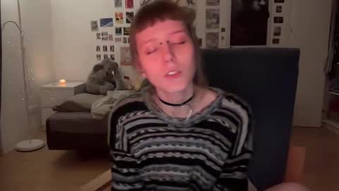 Snapshot of thesearchofgod chatting on 12-28-24, 09:40 LISA                                            online show from 12-28-24, 09:40