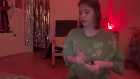 Snapshot of thesearchofgod chatting on 12-31-24, 09:06 LISA                                            online show from 12-31-24, 09:06