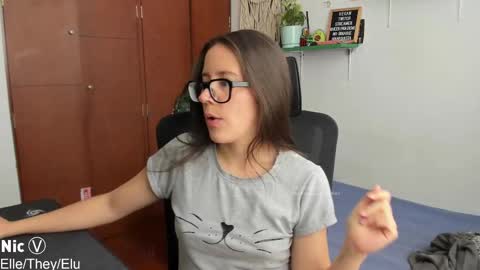 Nicole online show from 10-03-25, 02:14