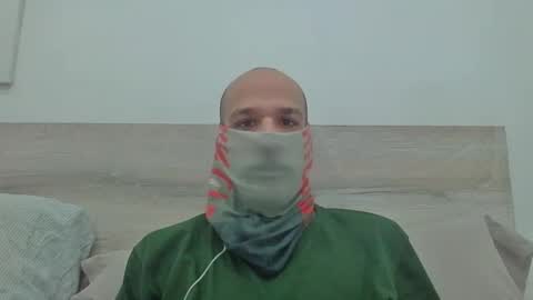 Scarf guy online show from 02-05-25, 07:07