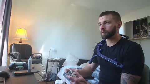 Snapshot of theufcfan_8181 chatting on 02-25-25, 09:24 troy online show from 02-25-25, 09:24