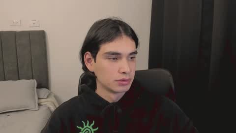 Snapshot of thiaan__ chatting on 12-14-24, 01:39 thiaan__ online show from 12-14-24, 01:39