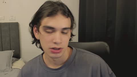 Snapshot of thiaan__ chatting on 12-25-24, 01:10 thiaan__ online show from 12-25-24, 01:10