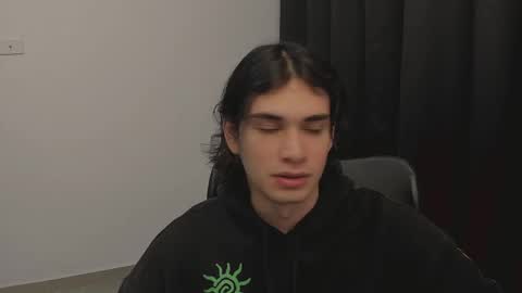 Snapshot of thiaan__ chatting on 02-22-25, 12:16 thiaan__ online show from 02-22-25, 12:16