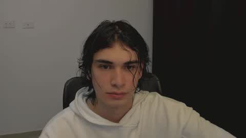 Snapshot of thiaan__ chatting on 03-05-25, 02:25 thiaan__ online show from 03-05-25, 02:25