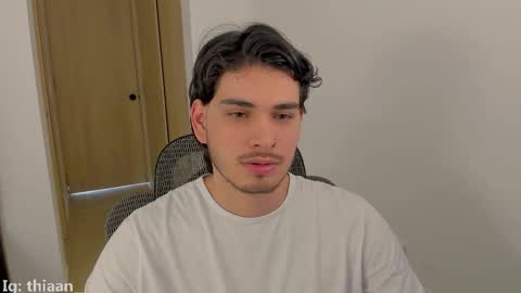 Snapshot of thiaan__ chatting on 10-27-25, 09:19 thiaan__ online show from 10-27-25, 09:19