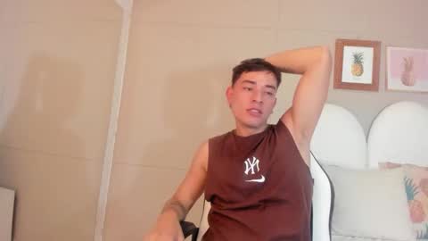 Snapshot of thiago_2003_ chatting on 03-14-26, 07:19 Thiago online show from 03-14-26, 07:19