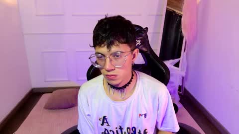 thiago_n_sam online show from 10-19-25, 02:45