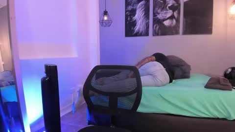 Snapshot of thiago_nowak2 chatting on 12-03-24, 10:17 Thiago online show from 12-03-24, 10:17